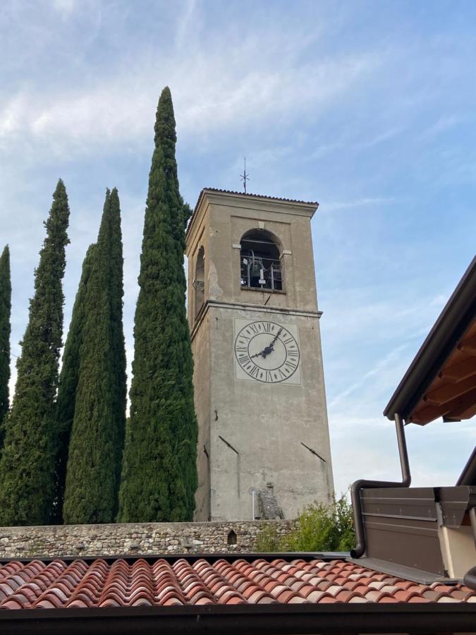La Volpe Rossa Rooms And Apartments San Felice del Benaco Exteriör bild
