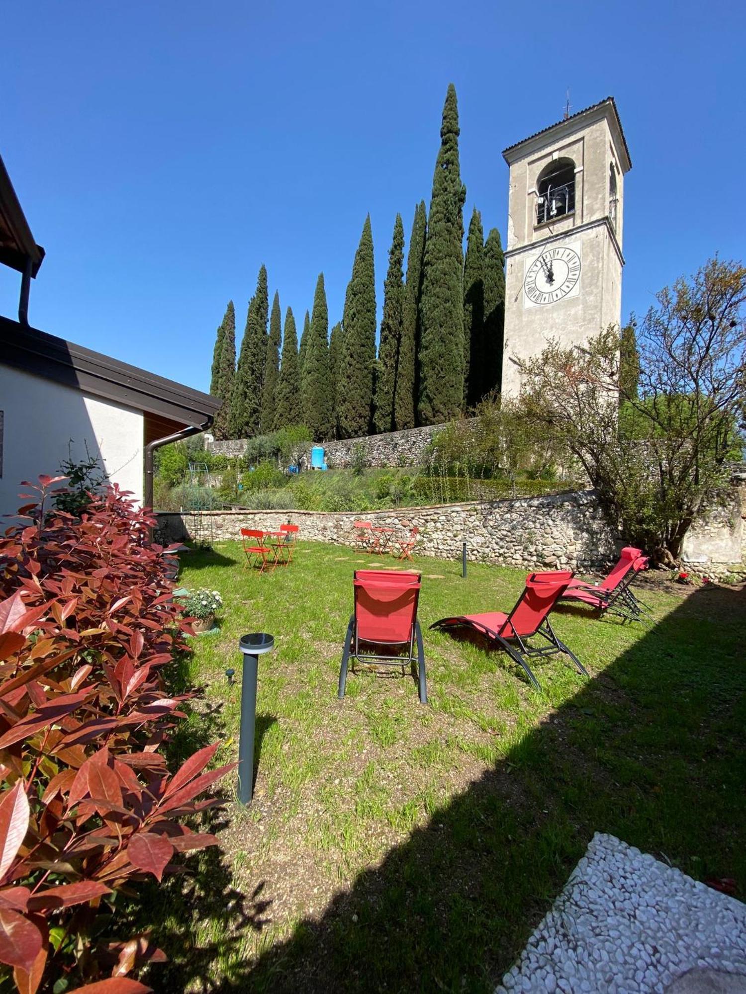 La Volpe Rossa Rooms And Apartments San Felice del Benaco Exteriör bild
